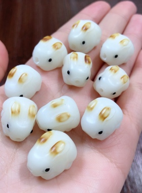 Q175白玉菩提兔子吊坠通孔小萌宠玉兔项链可锁骨链17/12mm