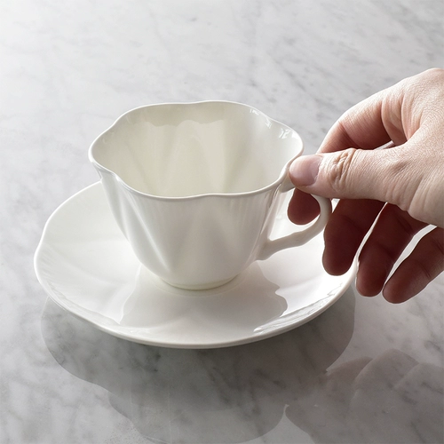 Магазин Coffee Cup возвращается, чтобы пройти через последние тысячи лет магазин Miao Home Re -Engraving British Middlece Sheelley