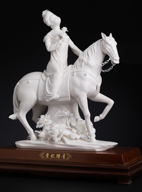 戴玉堂李光涌陶瓷摆件《贵妃踏青》玄关电视柜手工花家居饰品收藏