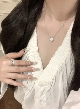 高级感轻奢项链四叶草小众不掉色2024锁骨链钛钢新款锆石爆闪