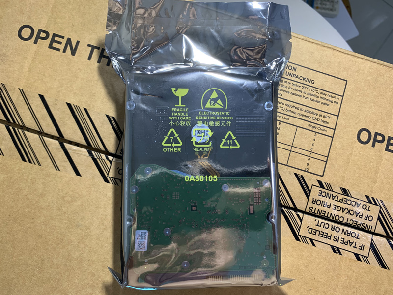 12T 10T 超 企业级硬盘 氦气盘 WUH721414ALE604 14T 西部数据 WD 12T 10T 超 企业级硬盘 氦气盘 WUH721414ALE604 14T 西部数据 WD