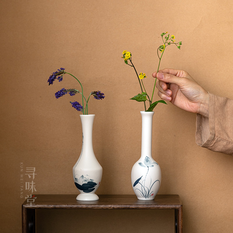 素雅手绘荷花小花瓶|台面小花器桌面花插茶室禅意陶瓷摆件装饰品 - 图2