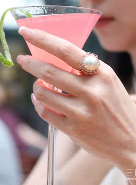 “嗲 很温柔的那种” 18K金钻石蕾丝干枯玫瑰 珍珠戒指 珠宝定制