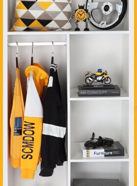 现代样板房衣帽间儿童房青少年黄色系衣服收纳盒汽车主题摆件饰品