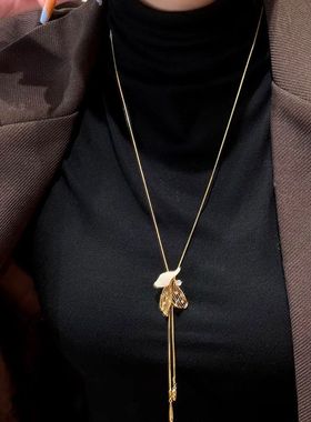 金色镶钻滴油镂空树叶抽拉式项链秋冬款气质高级感复古法式毛衣链