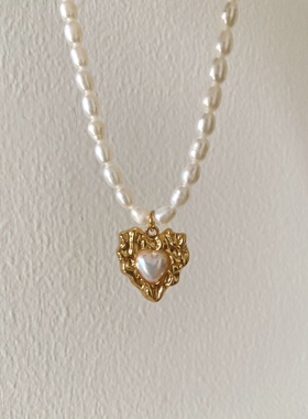 欧美复古金色爱心纹理镶嵌珍珠项链宫廷风淡水米粒珍珠锁骨链女