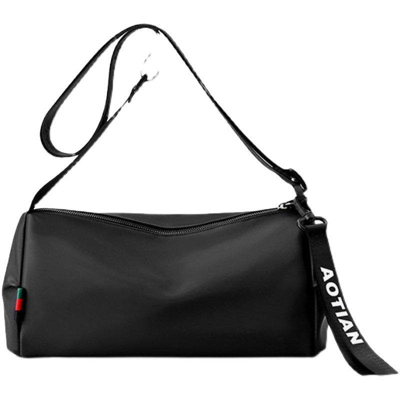 潮牌斜挎包男背包2025新款运动休闲单肩包大容量邮差包简约小挎包,淘宝优惠券,粉丝福利购,淘宝优惠卷