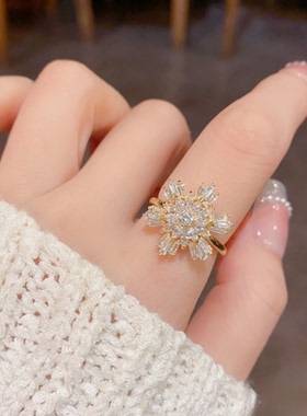 可旋转轻奢超闪雪花高级感戒指