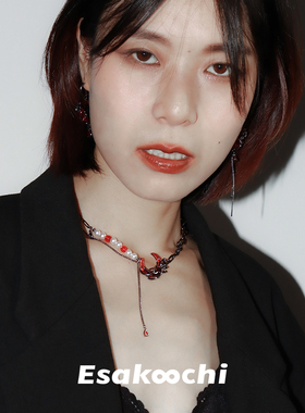 Esakoochi禁忌系列~暗黑玫瑰红色月牙项链小众甜酷锁骨链毛衣链