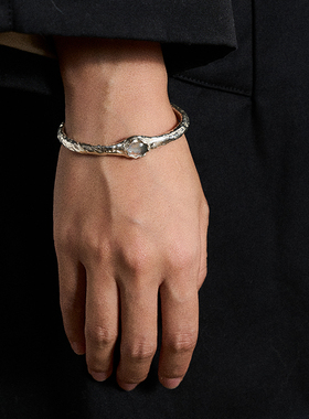 Quatre简约女银手工饰品