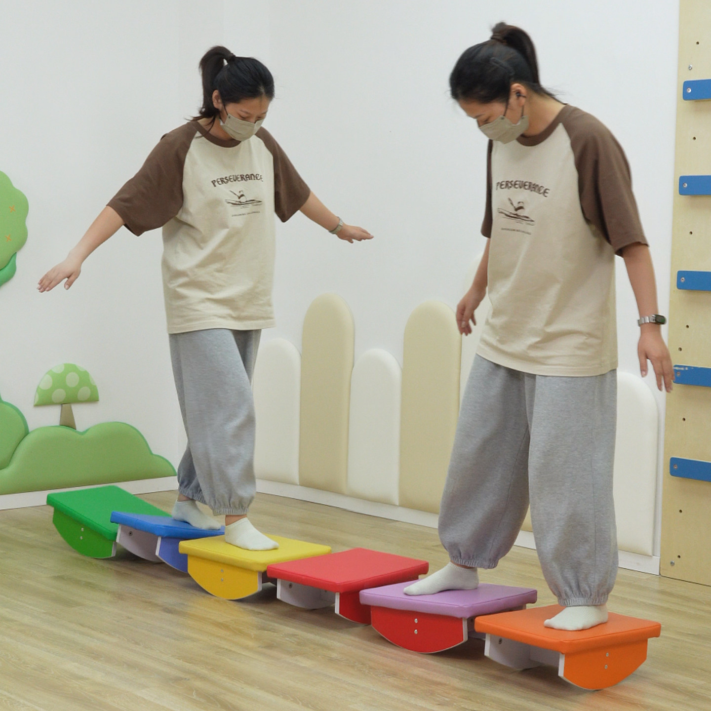 Soft package balance table kindergarten children's sensory training equipment home physical fitness rocking board toys