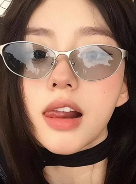 小红书达人街拍Y2K辣妹墨镜女高级感美式复古金属猫眼太阳眼镜潮