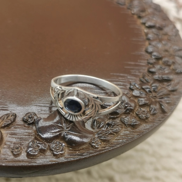 Vintage medieval European return 925 silver cordierite ring No. 22