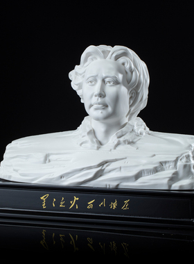 橘子洲头伟大领袖毛主席陶瓷雕像