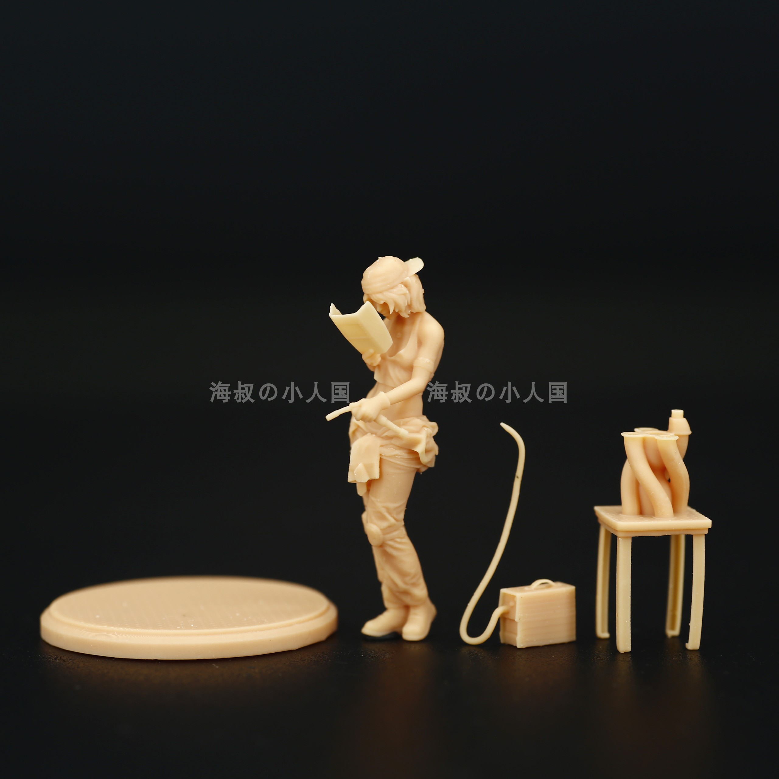 A298电焊女辣妹修车女1:64微缩人偶模型1:43树脂白模沙盘场景摆件-图0