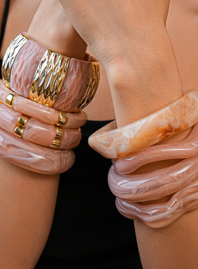 欧美跨境粉色波纹不规则树脂手镯轻奢感手环甜美气质时尚手饰