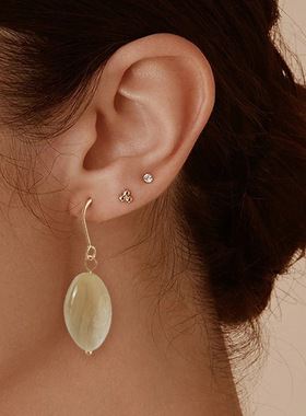 复古椭圆形树脂串珠短锁骨项链