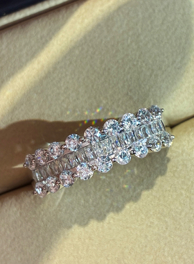 巨好看巨闪蕾丝造型T方排钻戒指