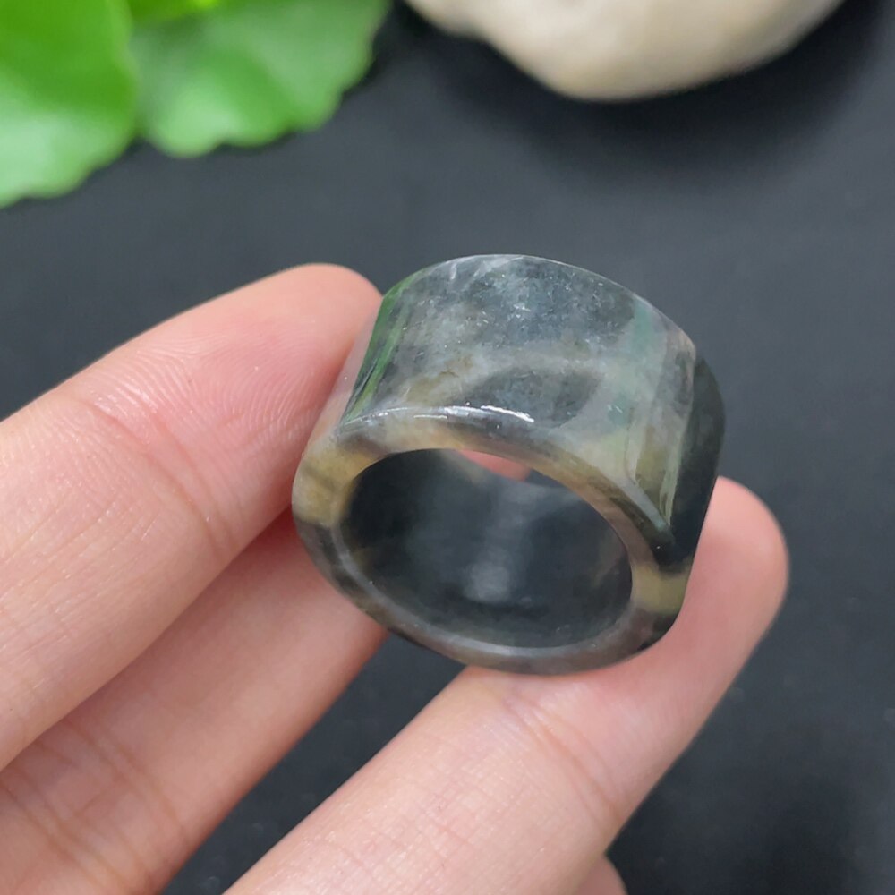 Hetian jade blue and white ring has good oil resistance and the inner diameter of the ring is 18.2MM