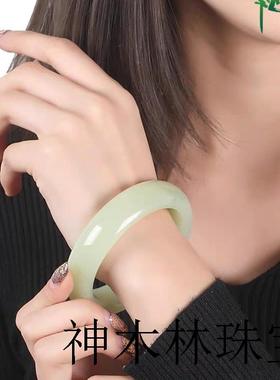 高端新疆和田玉手镯女青白玉晴水细条鸭蛋青羊脂玉镯子青白玉新款