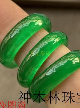 高端缅甸老坑翡翠色帝王绿冰种玉