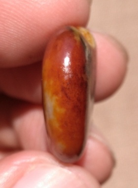 新疆和田玉红皮白玉籽料原石手链