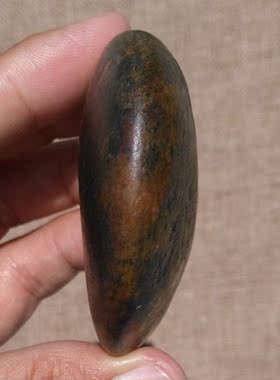 新疆和田玉黄沁籽料原石手把件