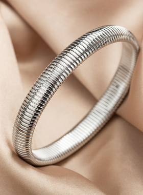 细版中古风弹力手镯钛钢