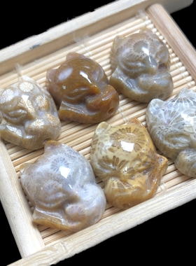 新品贷狐狸雕刻珊瑚玉卡通