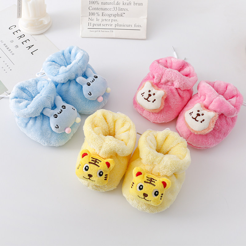 新生儿秋冬季小棉鞋初生儿男女宝宝0-3-6个月1加绒软底鞋子婴儿鞋