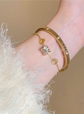 小蛮腰手链女ins小众设计高级感气质百搭手镯2023年新款爆款手饰