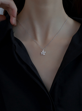 925纯银四叶草项链女小众轻奢设计感2026新款爆款高级感锁骨颈链