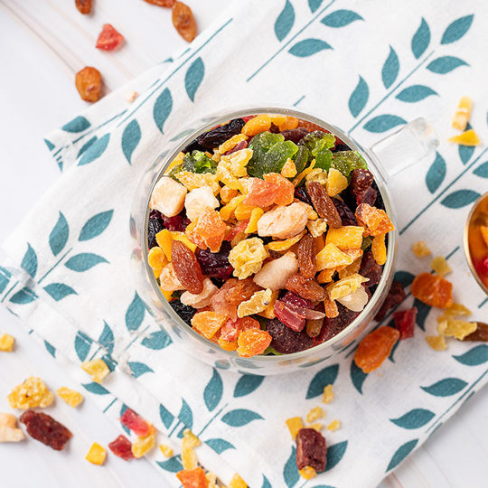 Смешанные фрукты, нарезанные кубиками, ассорти из консервированных фруктов, ингредиенты для выпечки, начинка