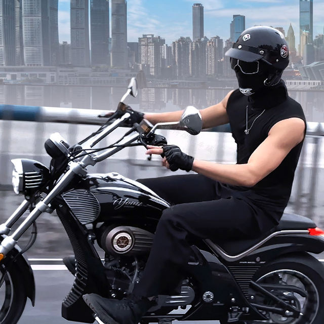 Youmi 125 motorcycles that are not equipped with gear can be ridden by novices