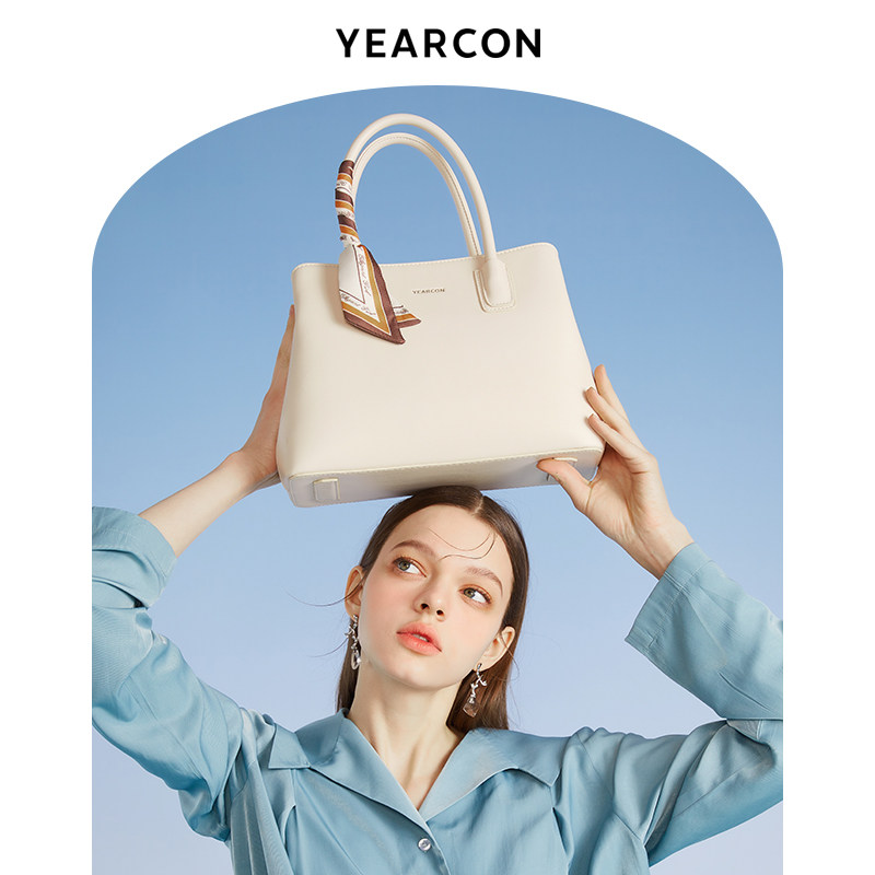 意尔康女秋2021新款大容量手提包 意尔康箱包女士包袋