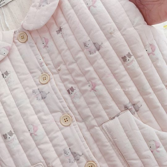 Age-reducing and versatile three-layer quilted vest casual home wear