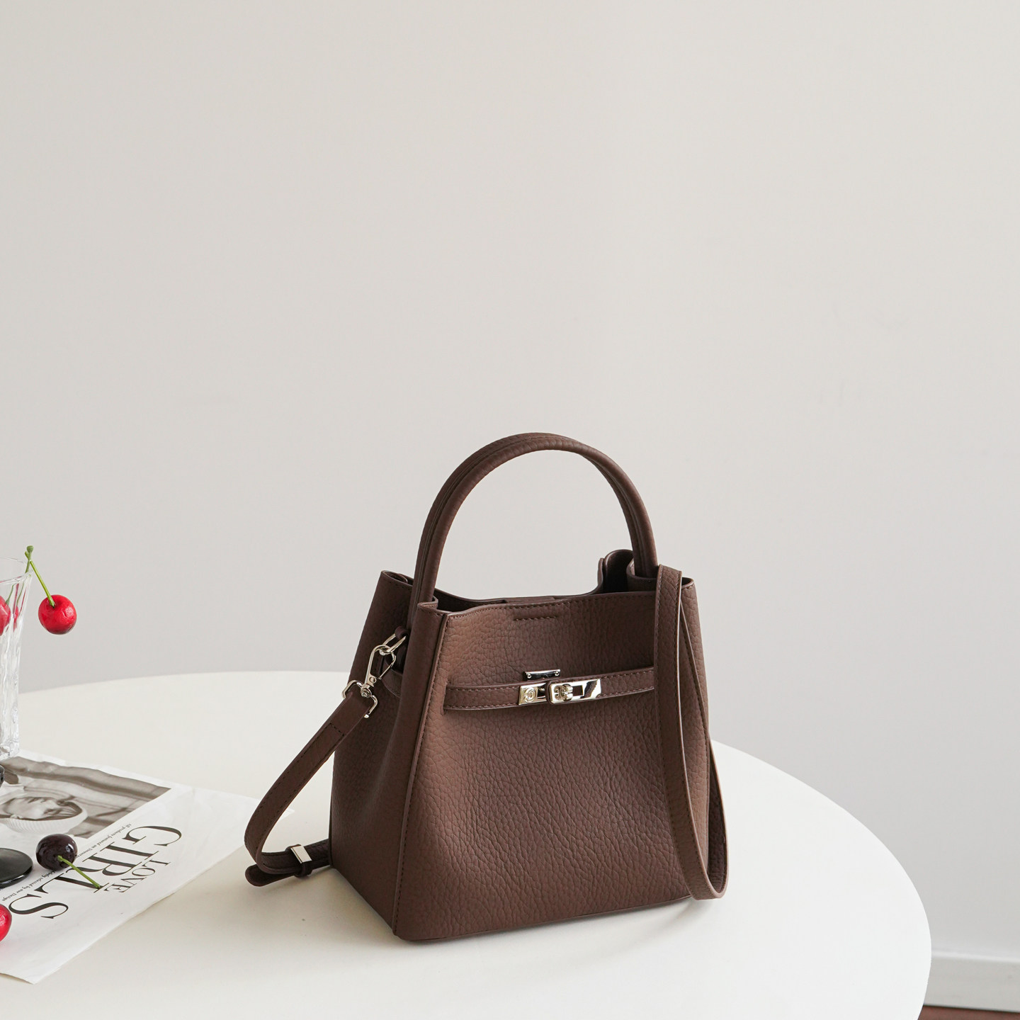 菜篮子手提包包女式2025新款小众通勤水桶包高级感单肩斜挎凯莉包,淘宝优惠券,粉丝福利购,淘宝优惠卷