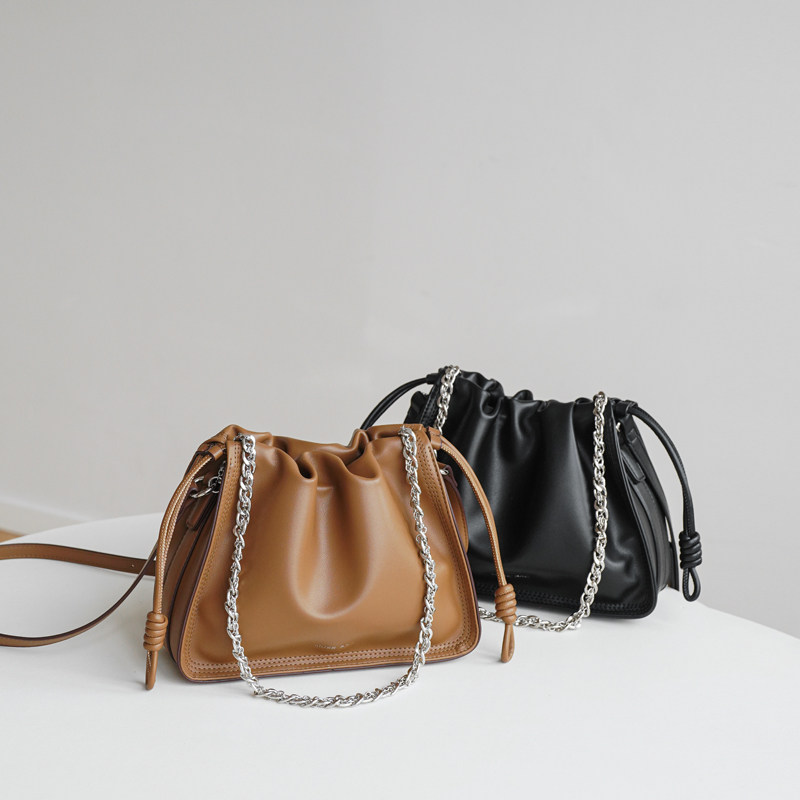 链条褶皱包包女2025新款潮韩版复古水桶包小众百搭单肩斜挎腋下包,淘宝优惠券,粉丝福利购,淘宝优惠卷