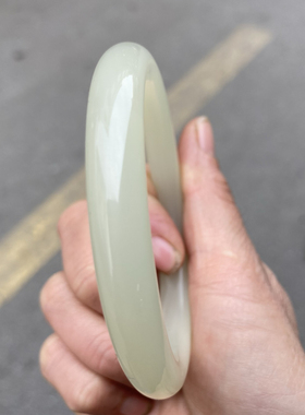 阿富汗青白玉手镯女款玉镯天然各尺寸都有拍下联系客户报尺寸