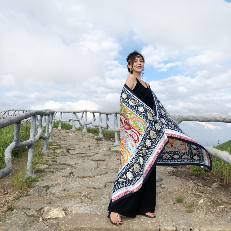 西藏青海民族风披肩女春秋长款围巾遮阳百搭沙漠披巾旅游拍照丝巾