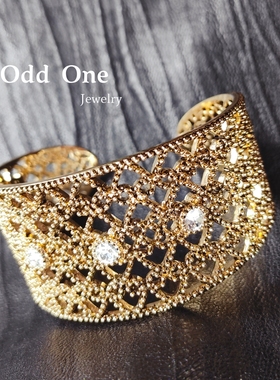 Odd One 欧美复古做旧时尚个性民族风镂空宽版手镯
