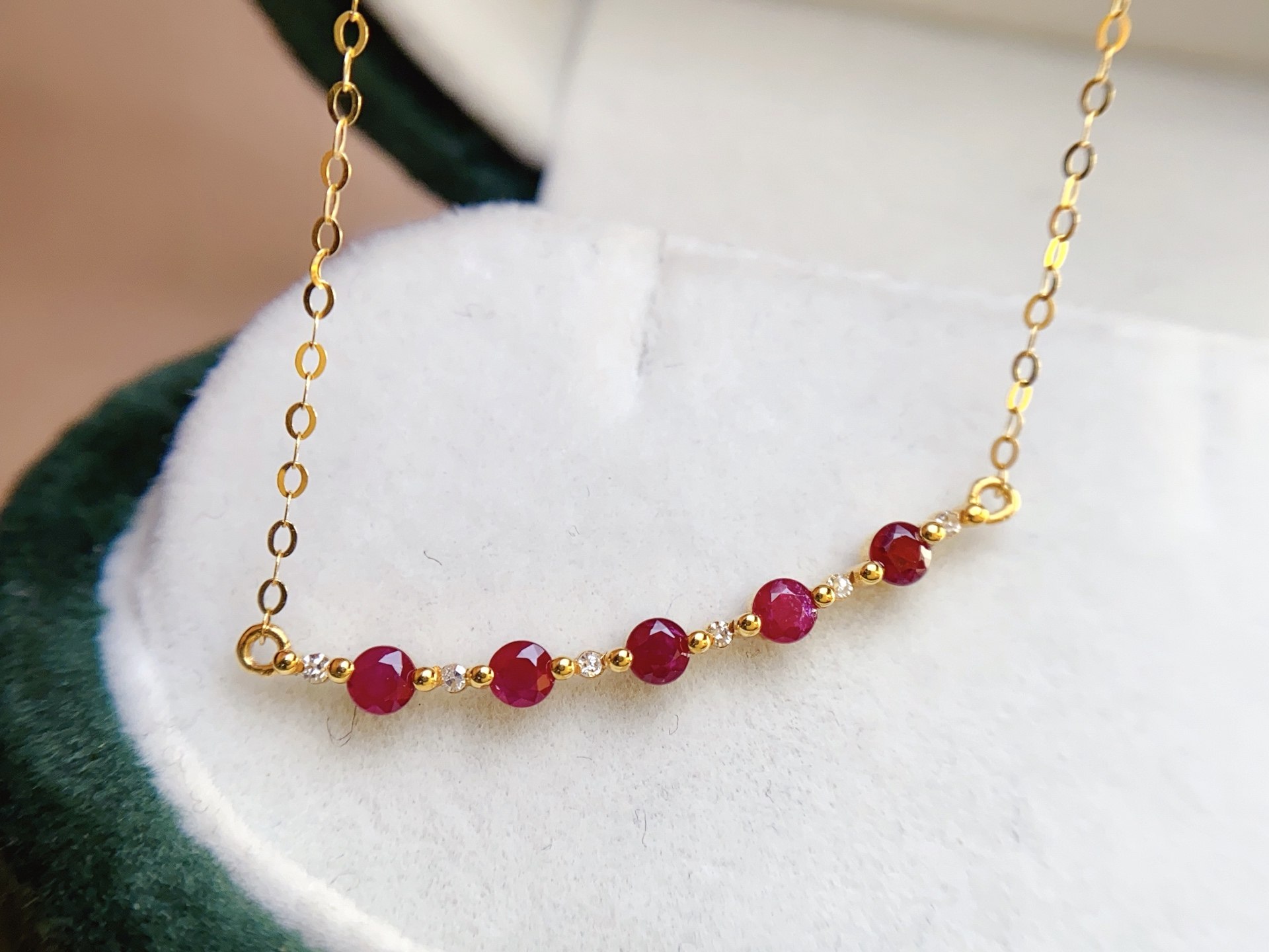 18k金天然红宝石锁骨链，总重：2.11g，主石：1.80ct，附权威证书,淘宝优惠券,粉丝福利购,淘宝优惠卷