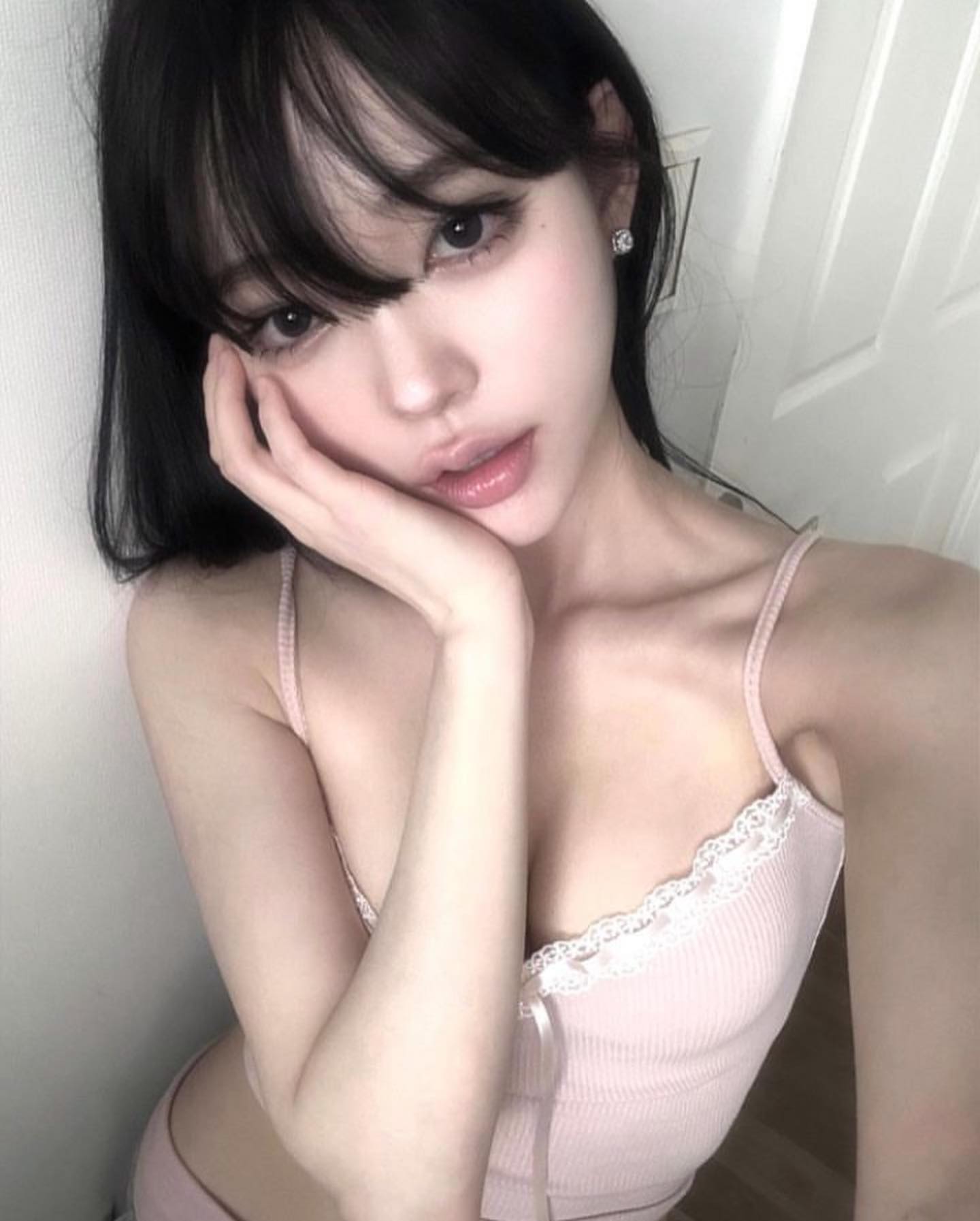 Mood lace 粉色蕾丝蝴蝶结小吊带 纯欲感花边修身短款背心内搭 - 图0