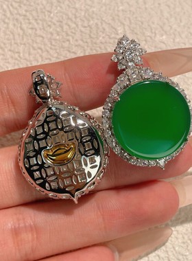 s925纯银饰新款天然高冰绿玉髓圆形无事牌吊坠翡翠绿色女颈饰挂坠