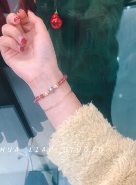 少女心草莓招桃花月光石水晶手链