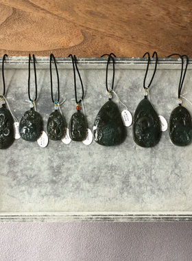 天然和田玉青玉籽料吊坠手把件