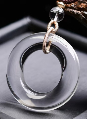 纯天然白水晶平安扣吊坠，尺寸 40*40*10mm 内径 22mm  重量16克