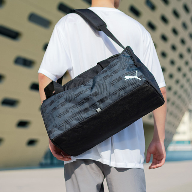 Puma ງ່າຍດາຍແລະຄົນອັບເດດ: handbag ຄວາມຈຸຂະຫນາດໃຫຍ່