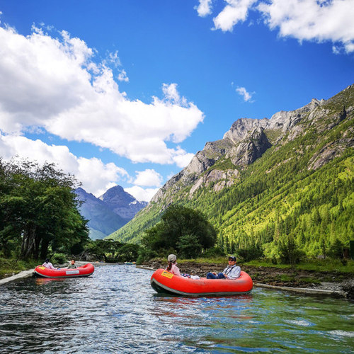 定制旅行  四川成都九寨沟黄龙四姑娘山熊猫基地6日全景定制旅游 - 图1