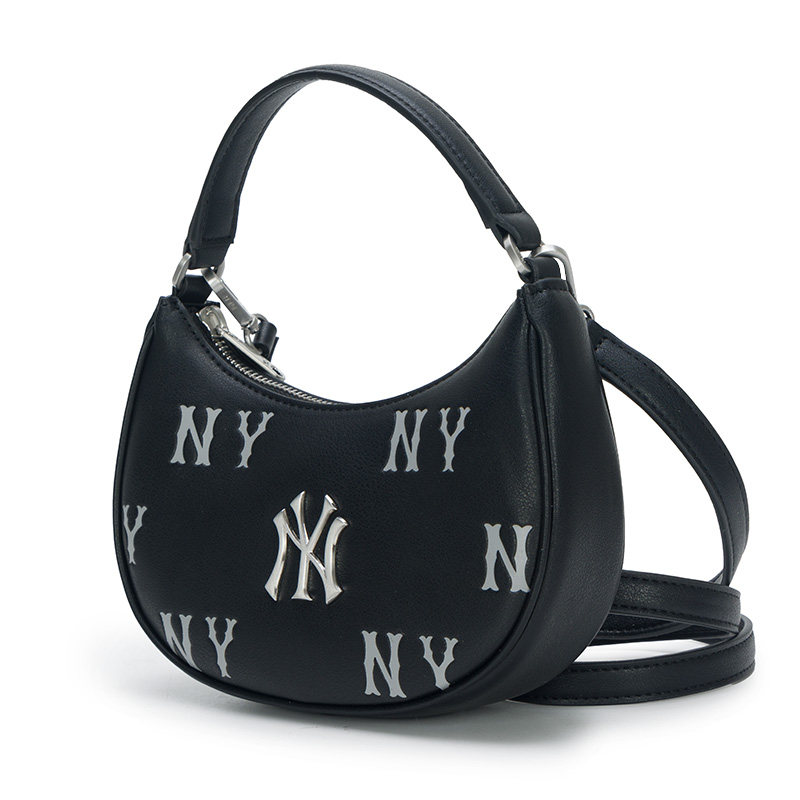 MLB retro flower crossbody bag is lightweight and durable
